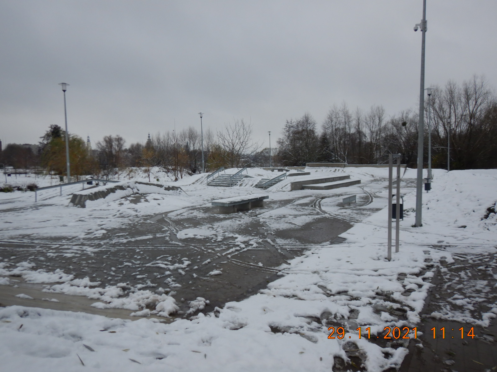 skatepark pod śniegiem